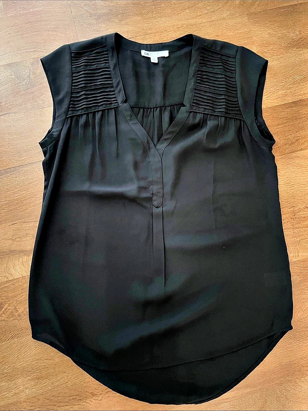 DR2 Pleated Sleeveless Blouse in Black Size XS Like New
